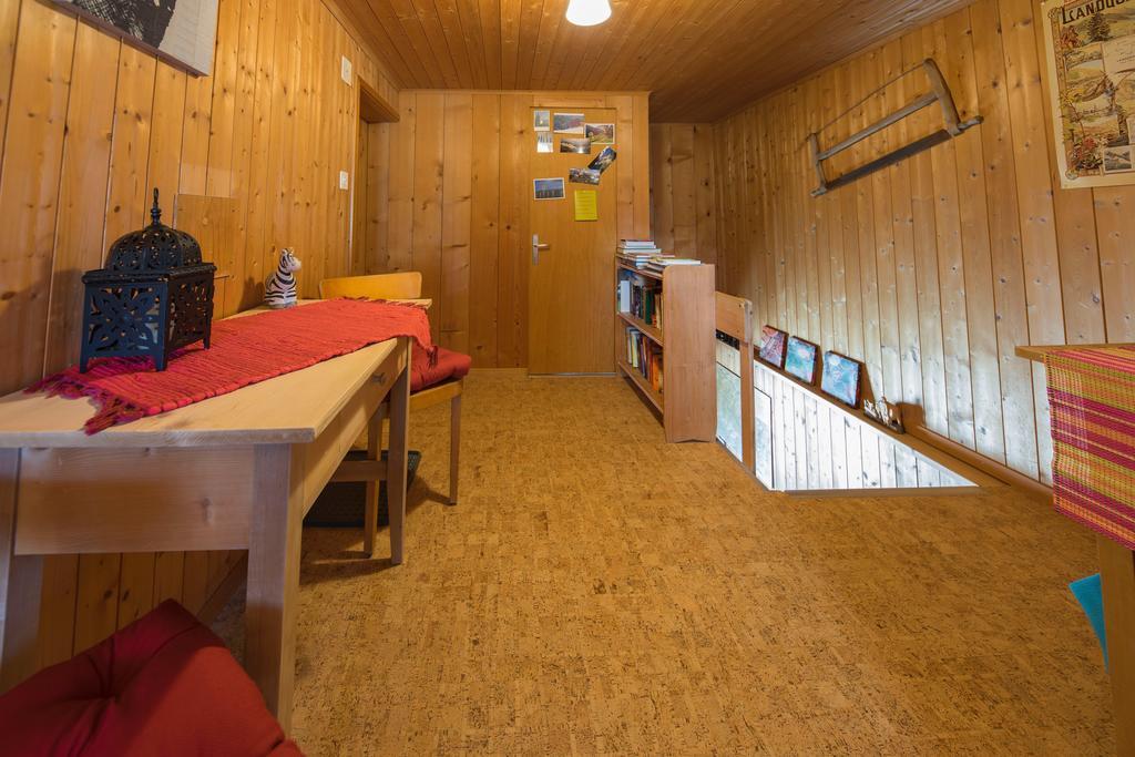 Gaestehaus Alpina In Fanas Екстериор снимка