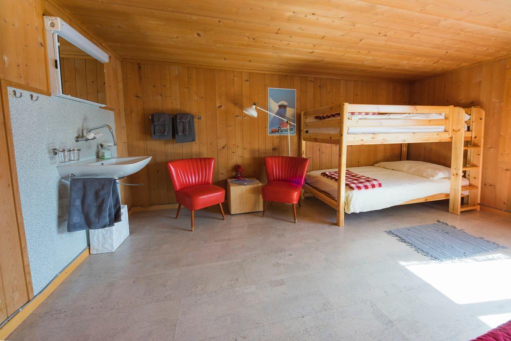 Gaestehaus Alpina In Fanas Екстериор снимка